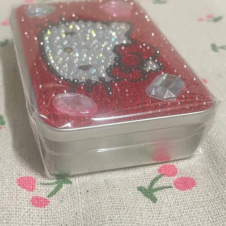 [BUNJANG] Sanrio Hello Kitty Beaded Jewelry Deco Slide Tin Case / 산리오 헬로키티 비즈 보석데코 슬라이드 틴케이스