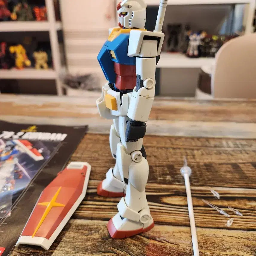 [BUNJANG] Master Grade (MG) RX-78-2 Gundam 2.0 Model Kit / MG 퍼스트건담 2.0