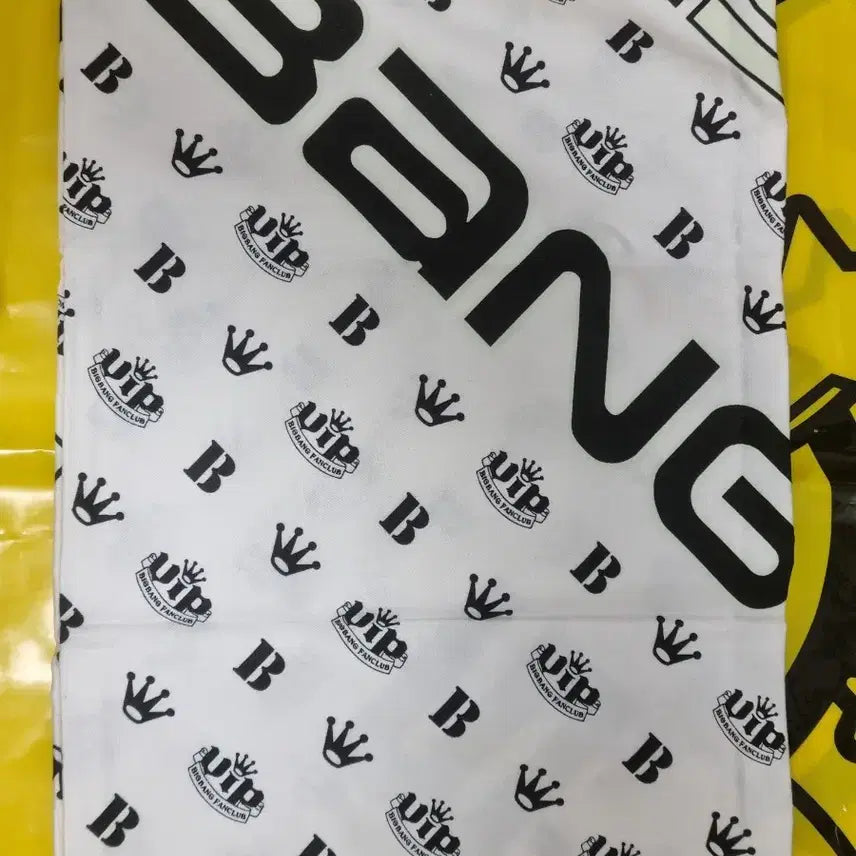 [BUNJANG] BIGBANG Bandana Ver.2 Glow-in-the-Dark New / 빅뱅 공식 굿즈 반다나 ver2(야광, 새상품)