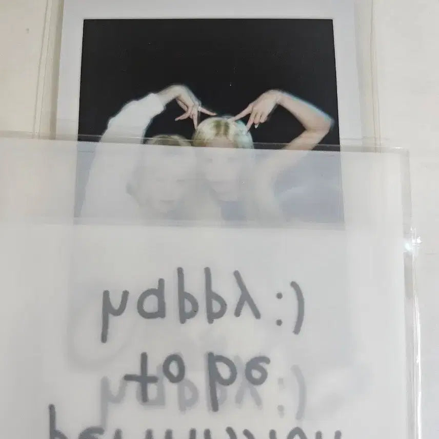 [BUNJANG] ARTMS Choi Cherry Kim Lip Unit Signed Polaroid Official Photocard / 아르테미스 최리 김립 유닛 싸인 폴라로이드 공방 포카 양도