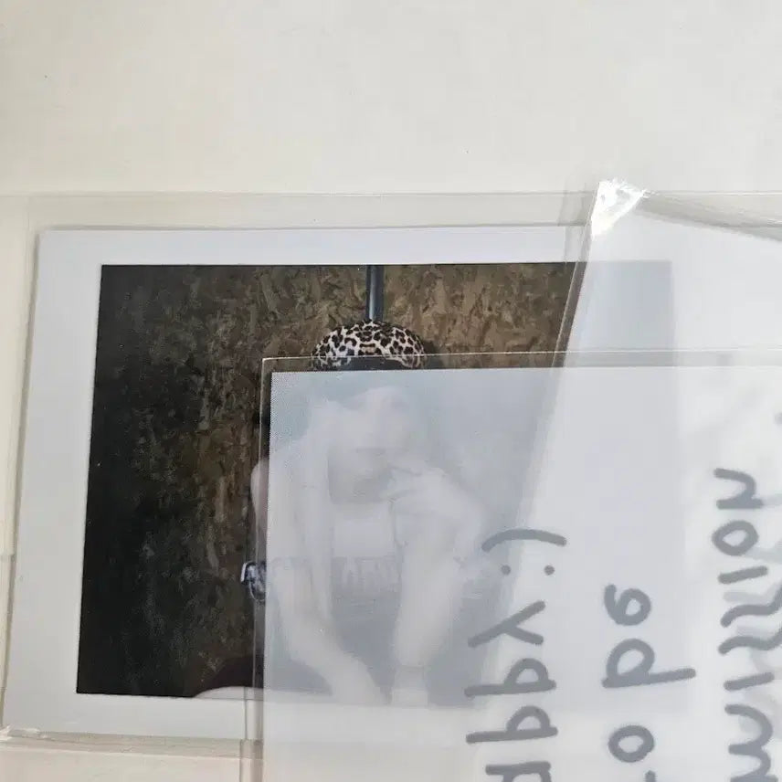 [BUNJANG] ARTMS Heejin Signed Polaroid Studio Photocard / 아르테미스 희진 싸인 폴라로이드 공방 포카 양도