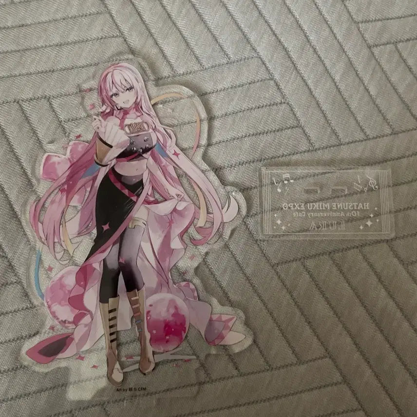 [BUNJANG] Hatsune Miku Expo 10th Anniversary Cafe Megurine Luka Acrylic Figure / 하츠네 미쿠 엑스포 10주년 카페 아크릴 메구리네 루카 아크릴 피규어 판매합니다!