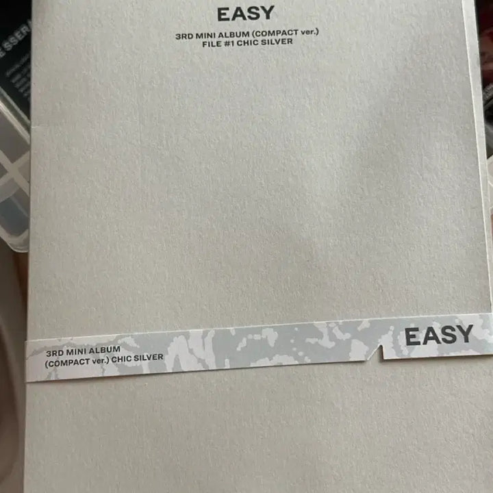 [BUNJANG] LE SSERAFIM 3rd Mini Album EASY Kim Chaewon Compact Ver. Components / 르세라핌 3집 미니앨범 EASY 킴채원 컴팩트 ver.