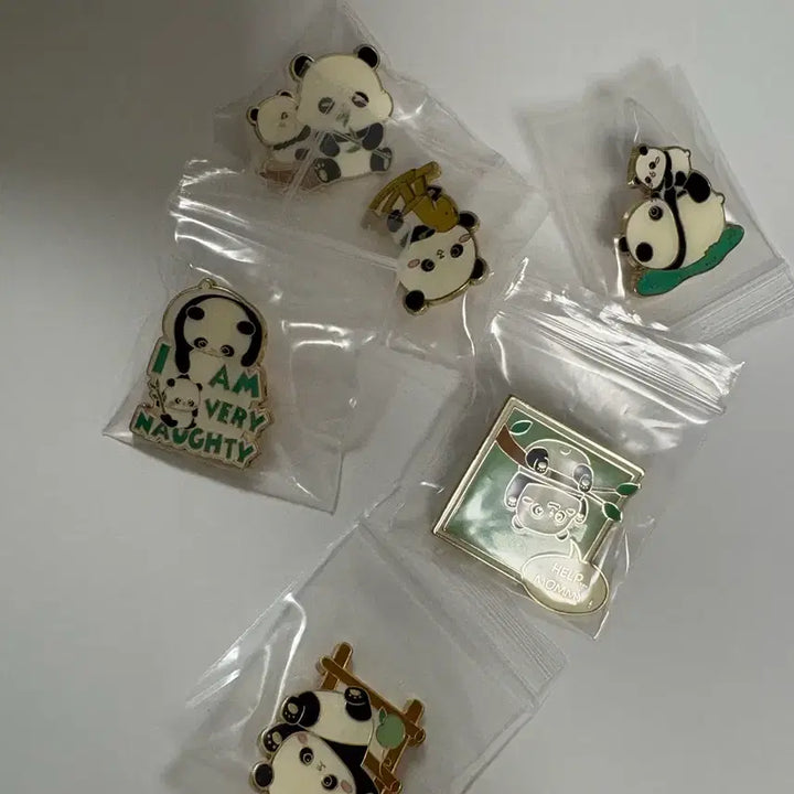 [BUNJANG] Fubao Mom and Baby Bundle Set / 푸바오 맘앤베이비 랜덤 배지 드볼 일괄판매