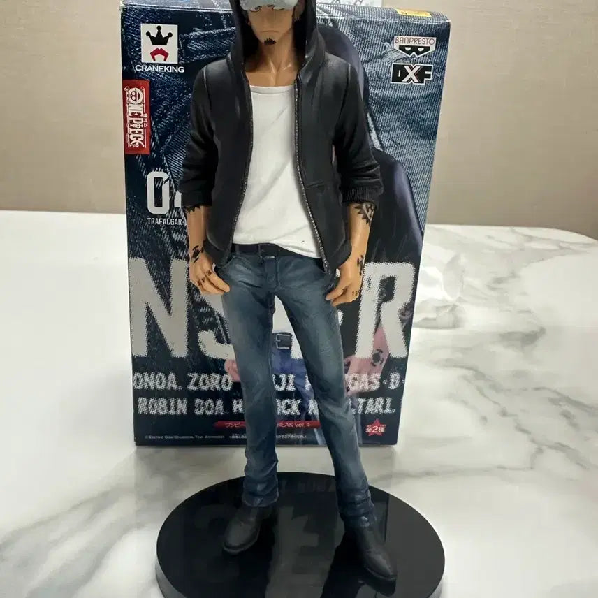[BUNJANG] Banpresto Trafalgar Law Jeans Freak Figure / 원피스 트라팔가 로우 jeans freak 피규어 반프레스토