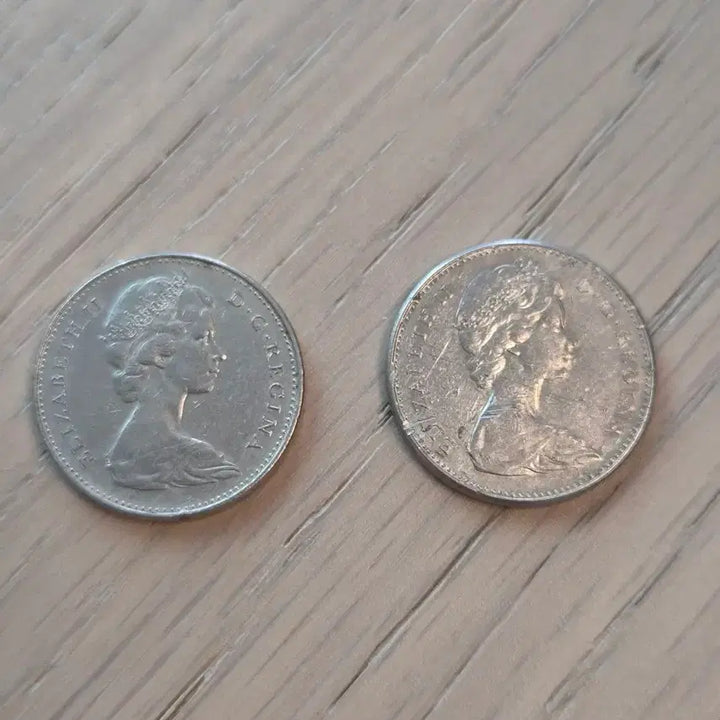 [BUNJANG] Canada 5 Cent Coins (1974, 1977) / 캐나다 5센트 동전 1974, 1977