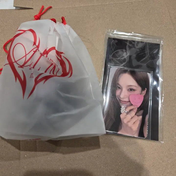 [BUNJANG] ITZY 5th Fan Meeting Day 2 Photocard Set / itzy 있지 5번째팬미팅 2일차 포카세트(포카, 트윈지주사위키링, 스퀴지 포함)