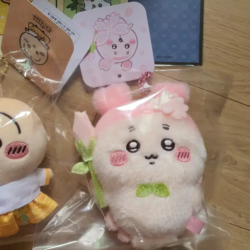 [BUNJANG] Chiikawa Usagi, Kani, Hachi, &amp; Dan-gom Plush Bundle (Sealed) / 치이카와 한복우사기, 벚꽃카니, 매운카레하치, 벚꽃담곰 마코인형 일괄