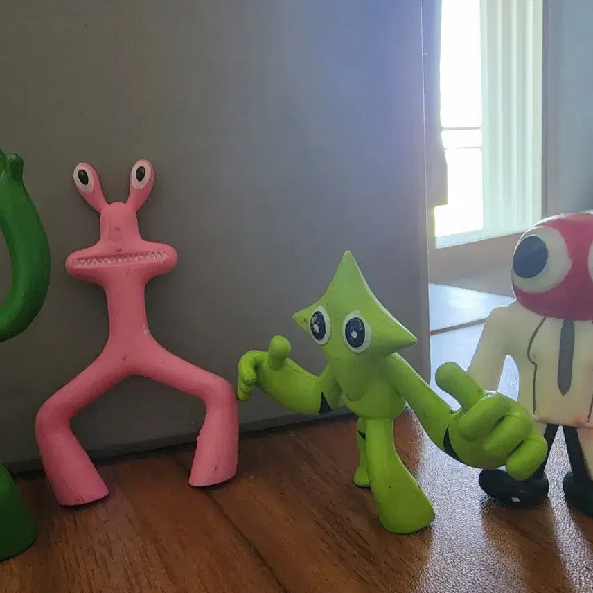 [BUNJANG] Rainbow Friends Character Figure Set / 레인보우 프렌즈 피규어 세트
