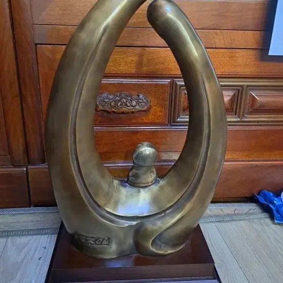 [BUNJANG] Bronze Sculpture Signed by Artist (26x45x17 cm) / 26   45   17 센치 동재질작가싸인