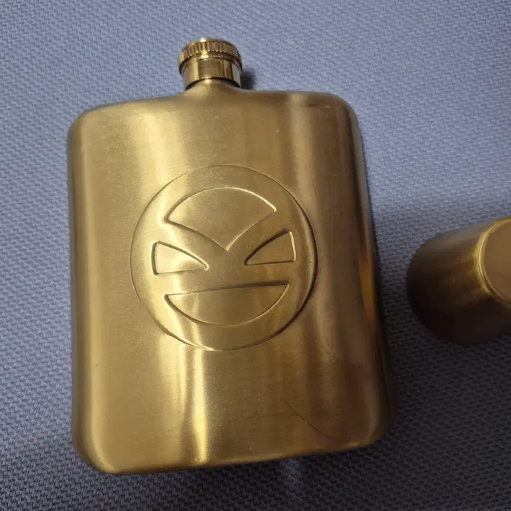 [BUNJANG] Kingsman Vintage Flask Movie Memorabilia / 킹스맨 빈티지 플라스크 영화굿즈