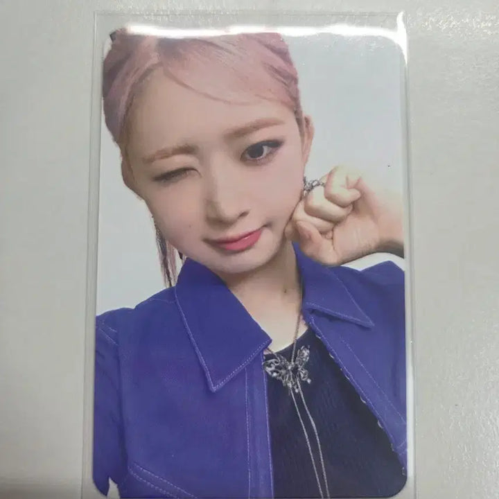 [BUNJANG] IVE Rei Mini V 2023 Popup Store Pouch Photocard / 아이브 레이 미니브 팝업 스토어 파우치 포토카드