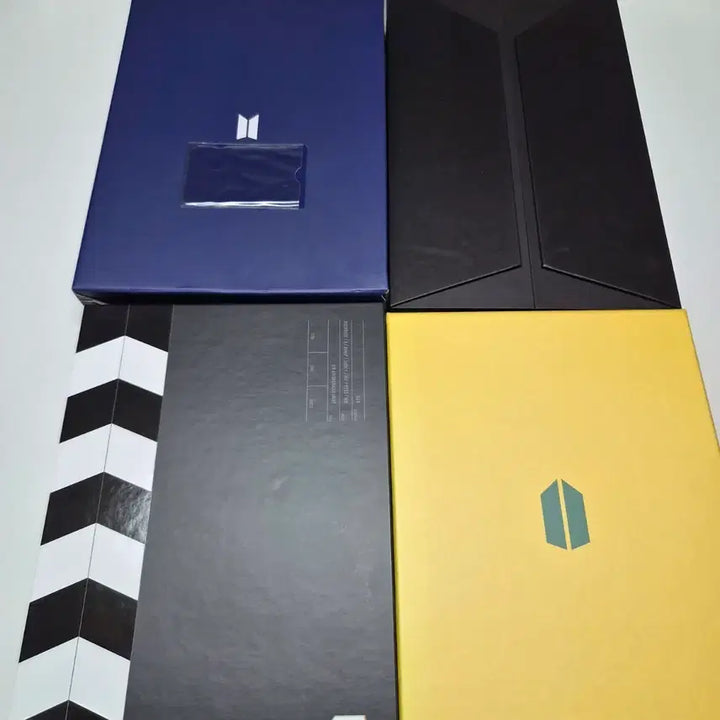 [BUNJANG] BTS ARMY Membership Kit (ARMY ZIP) 4-Piece Bundle Set / [BTS] 아미 멤버십 키트 (아미집) 4종 일괄 판매