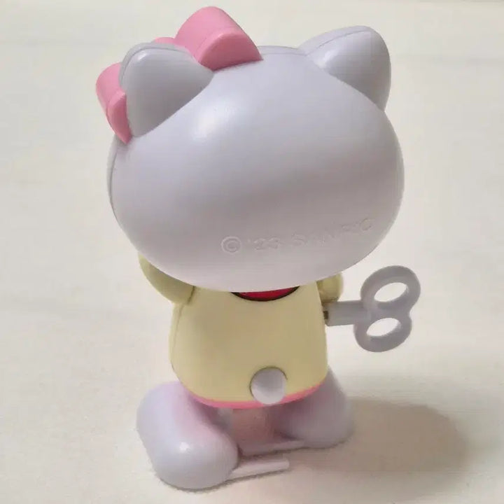 [BUNJANG] Sanrio Hello Kitty Wind-up Wobbly Doll Figure / 산리오 정품 헬로키티 뒤뚱뒤뚱 태엽 인형 피규어