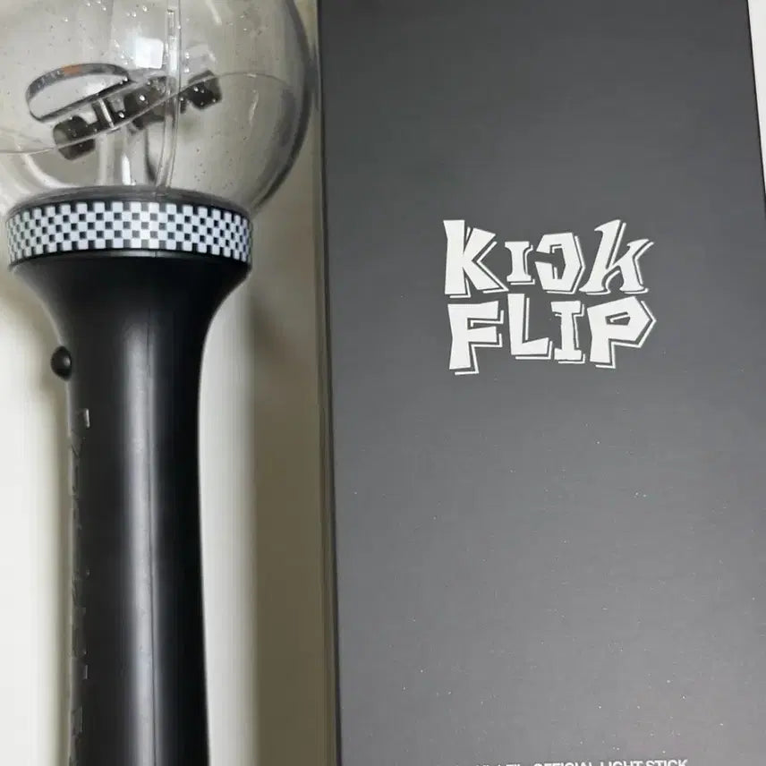 [BUNJANG] Kickflip Cheer Stick + Photocard / 킥플립 응원봉+포카
