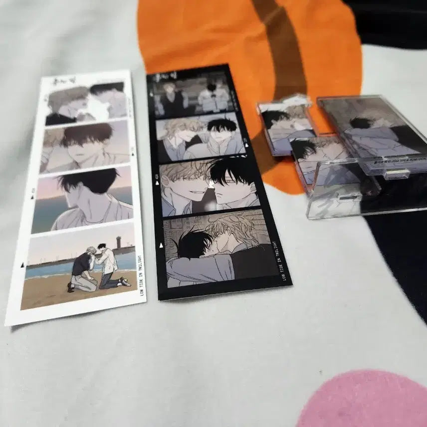 [BUNJANG] Mulgaeui Bam Acrylic Stand &amp; Photo Set / 물가의 밤 아크릴 스탠드 물밤 네컷 2종 일괄