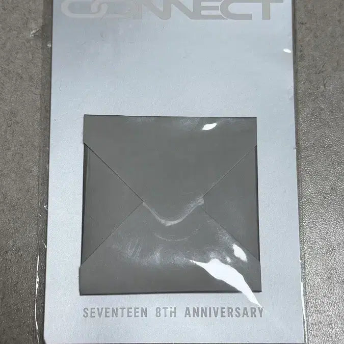 [BUNJANG] SEVENTEEN 8th Anniversary Connect MINGYU Earrings (Official, Sealed) / [미개봉/공식] 세븐틴 8주년 커넥트 민규 귀걸이 (MINGYU EARRINGS)