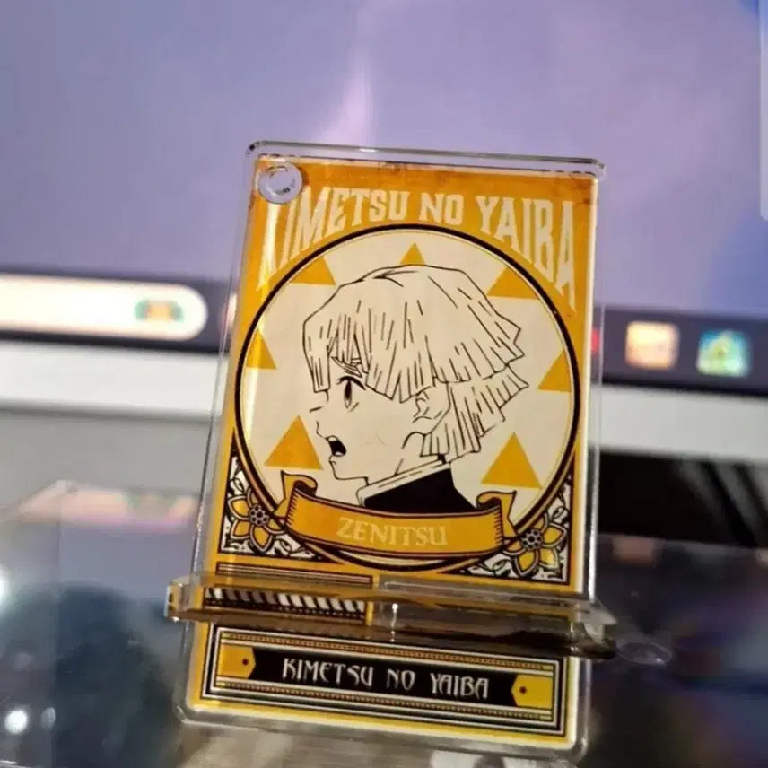 [BUNJANG] Demon Slayer Zenitsu Acrylic Stand &amp; Gacha Figure Bundle Set / 2개일괄] 귀멸의칼날 젠이츠 아크릴스탠드,젠이츠 가챠
