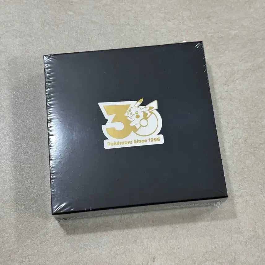[BUNJANG] Pokemon 30th Anniversary Badge (July Edition) - Sealed / 미개봉) 포켓몬 30주년 뱃지 7월