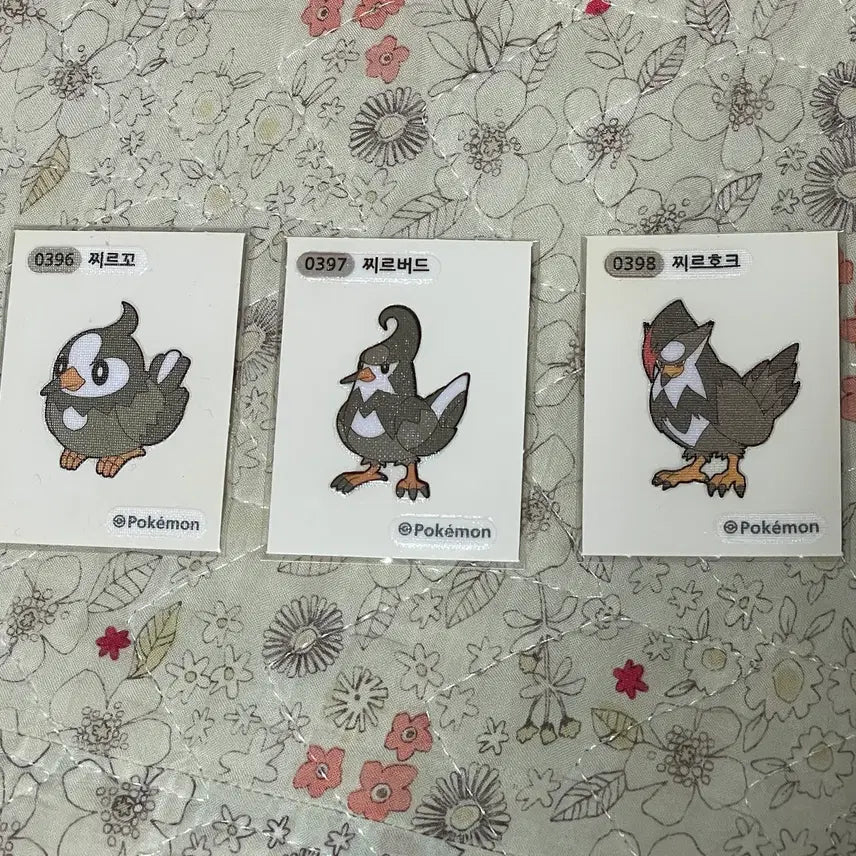 [BUNJANG] Pokemon Stickers (Tti-busil) Set - Tailor, Tailow, Swellow, Torchic, Combusken, Blaziken - 6 Pieces / 포켓몬 띠부씰 찌르꼬 찌르버드 찌르호크 브케인 마그케인 블레이범 세트 세자리 6개
