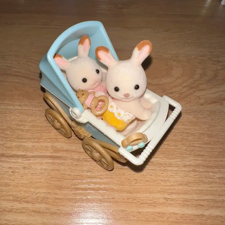 [BUNJANG] Sylvanian Families Chocolate Rabbit Baby and Stroller Set / 실바니안 패밀리 초콜릿 토끼 아기 유모차