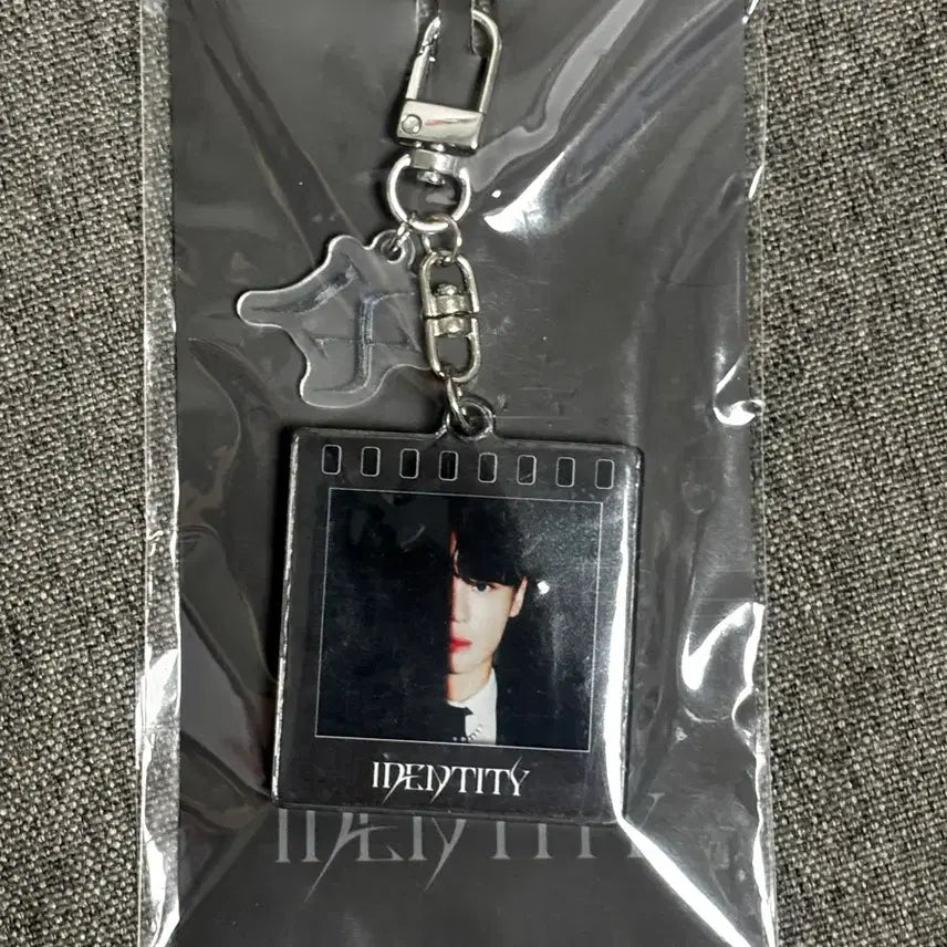[BUNJANG] Kim Junsu Identity Photo Keyring / 김준수 아이덴티티 포토 키링