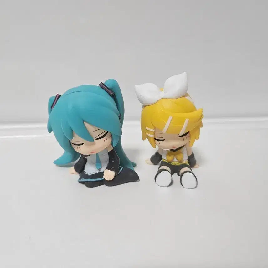 [BUNJANG] Hatsune Miku Kagamine Rin Shoulder Cushion Figure Bundle Set / 하츠네 미쿠, 카가미네 린 어깨쿵 꾸벅 피규어 일괄 판매