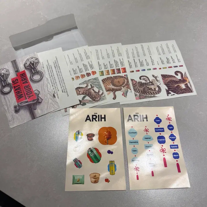 [BUNJANG] BTS ARIH Brochure &amp; Sticker Set / (새상품) BTS 아리 ARIH 브로셔&amp;스티커