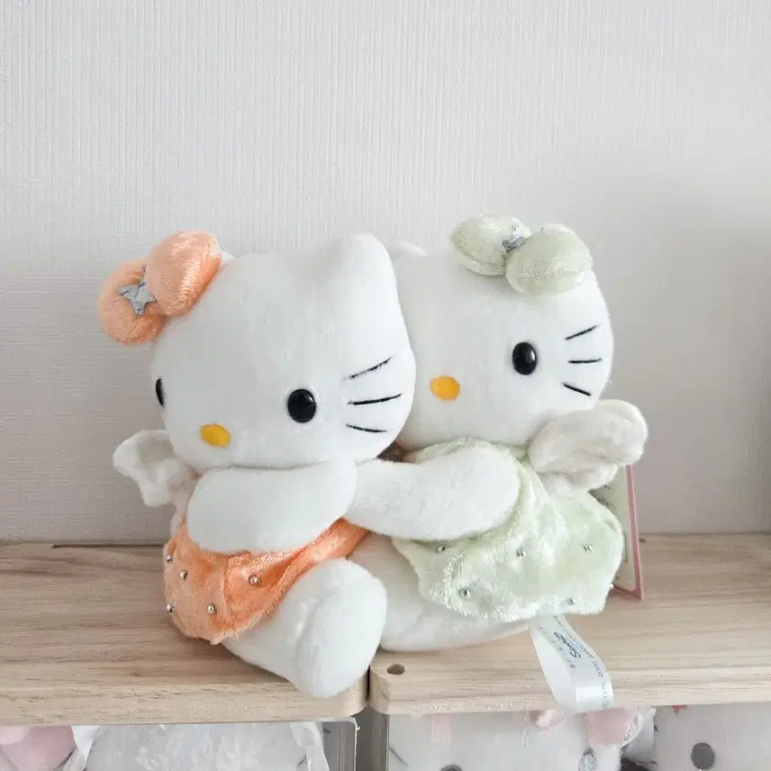 [BUNJANG] Sanrio Classic Kitty Gemini Zodiac Figure / 고전키티 별자리 / 쌍둥이자리 키티
