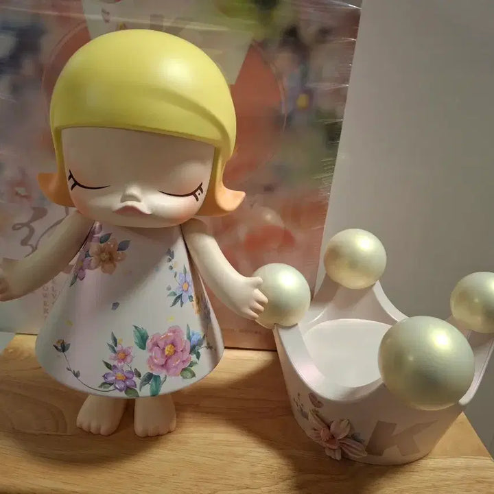 [BUNJANG] RoyalMolly Velvet Flower 400% Figure / 로얄몰리 벨벳플라워 400% 팝니디