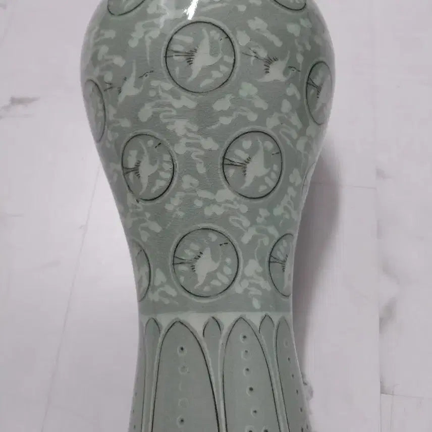 [BUNJANG] Korean Celadon Vase with Crane and Cloud Motif / 청자