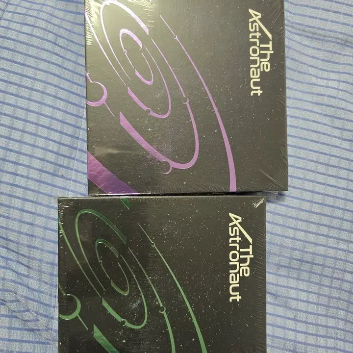 [BUNJANG] ECHO vol.1, vol.2, vol.3 &amp; The Astronaut (Purple, Green) Set / ECHO vol.1, vol.2, vol.3 세트/ the astronaut(보라,초록)