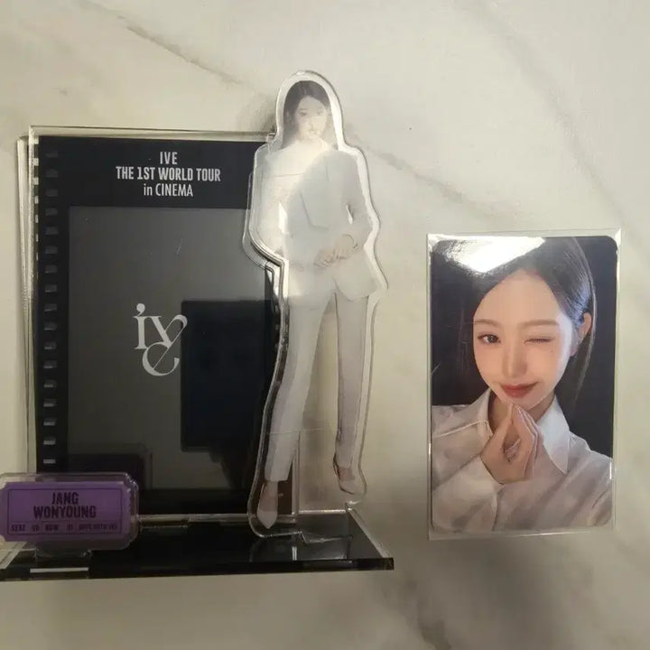 [BUNJANG] IVE Wonyoung Cinema Acrylic Stand Photocard Set / 아이브 장원영 시네마 아크릴 스탠드 포토카드 세트