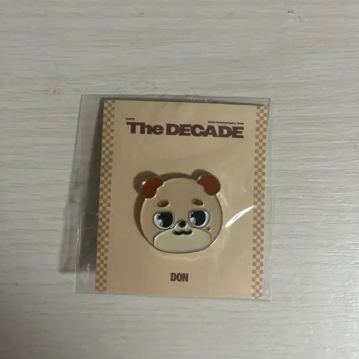[BUNJANG] DAY6 DON DO WOON Decade Badge (Sealed) / 데이식스 돈 도운 decade 뱃지 미개봉