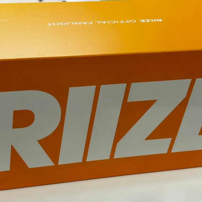 [BUNJANG] RIIZE Official Light Stick (Love Bong) / 라이즈 응원봉 라브봉 판매