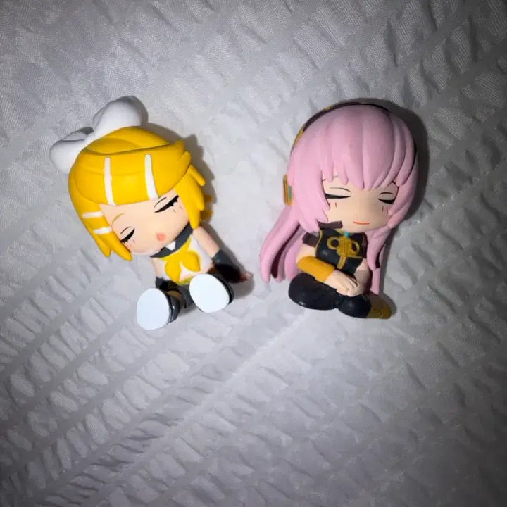 [BUNJANG] Vocaloid Kagamine Rin Megurine Luka Shoulder Tap Gacha Figure / 보컬로이드 카가미네 린 메구리네 루카 어깨 쿵 가챠
