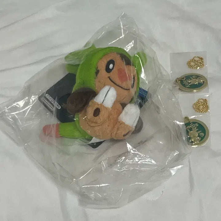 [BUNJANG] Pokemon 30th Anniversary Kuji Doll &amp; Metal Charm Set / 포켓몬스터 30주년 쿠지 도치마론 인형 메탈 참