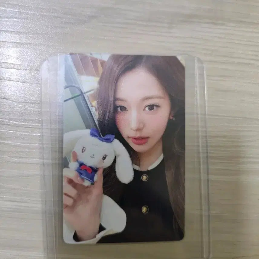 [BUNJANG] IVE MiniV Jang Wonyoung Cherry Photocard / 아이브 미니브 팝업  장원영 체리 포카