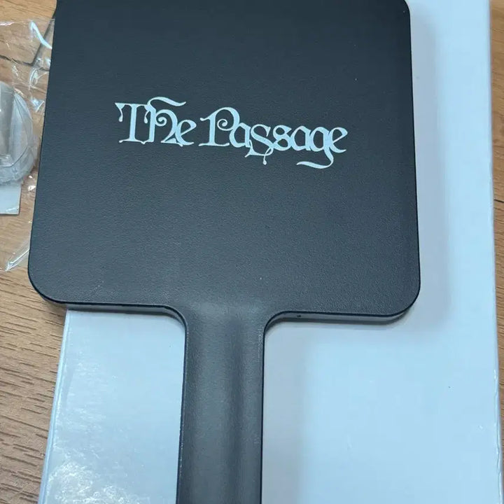 [BUNJANG] AHOF Keyboard Keychain &amp; Hand Mirror Set / 아홉 AHOF 역조공 키링&amp;손거울