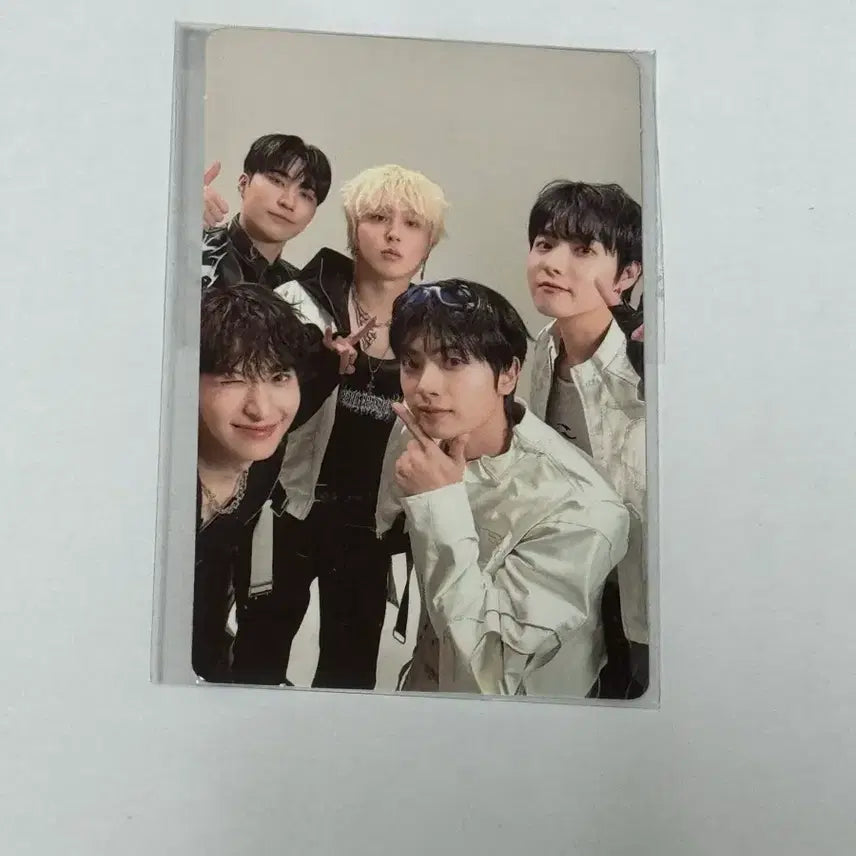 [BUNJANG] ONEWE Group Photocard / 원위 ONEWE 단체 포카