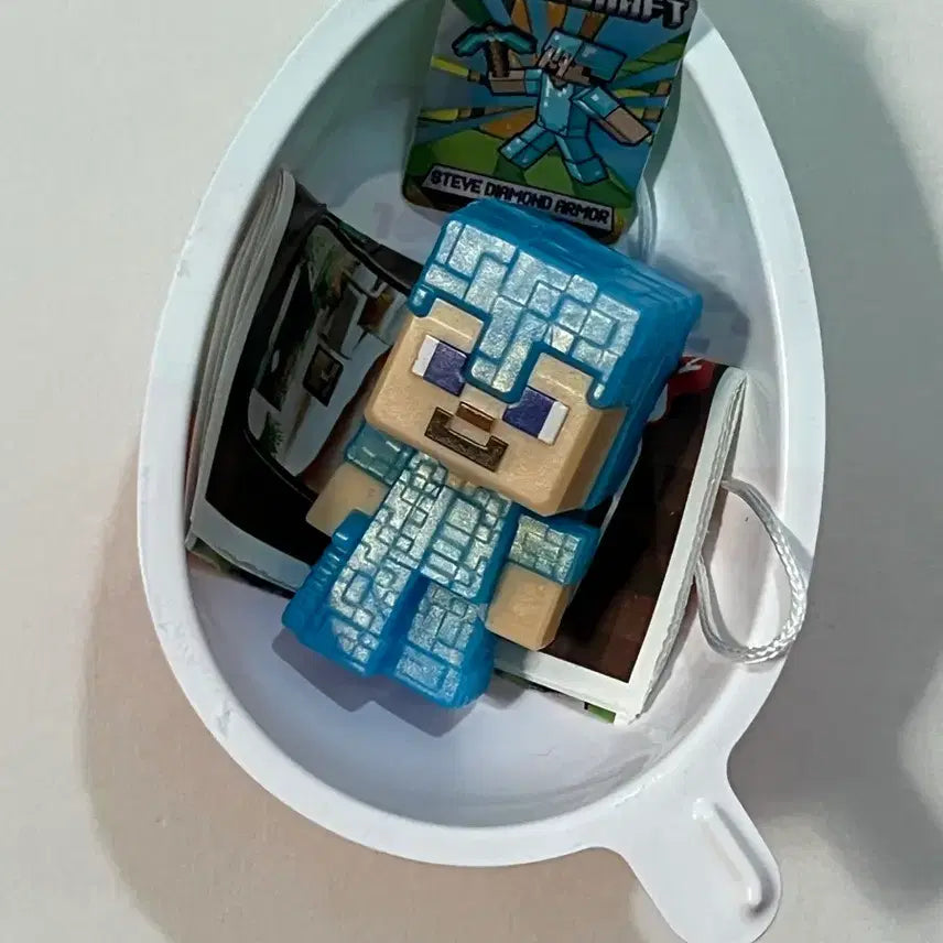 [BUNJANG] Minecraft Kinder Joy Diamond Steve Figure / 마인크래프트 킨더조이 다이아 스티브 피규어