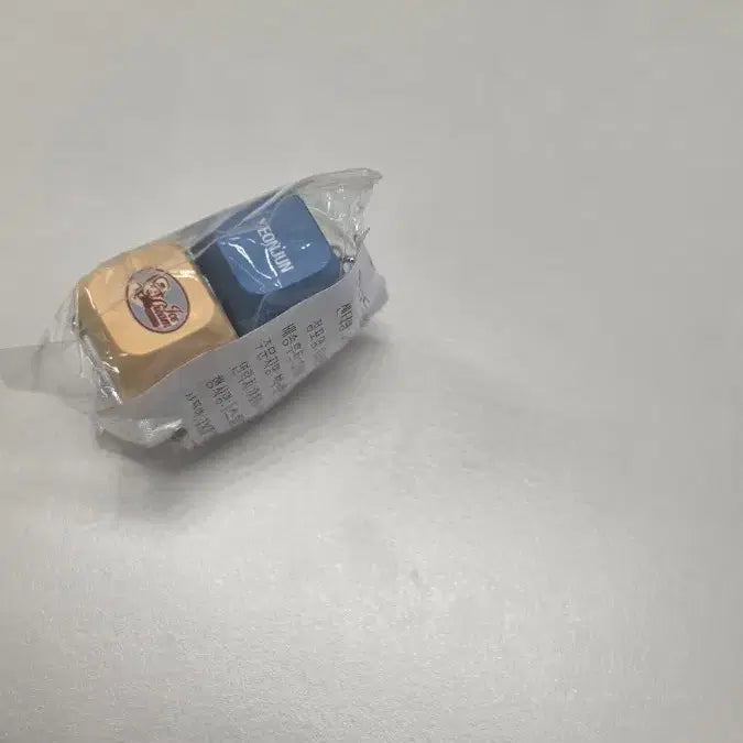[BUNJANG] TXT Yeonjun Ice Cream Keychain (Sealed) / 연준 키캡 키링 미개봉 아이스크림 경품