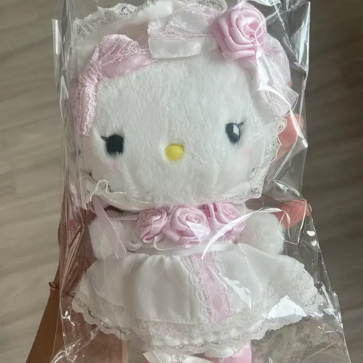 [BUNJANG] Sanrio Hello Kitty Frilled Mascot / 산리오 화이트프릴 키티 마스코트