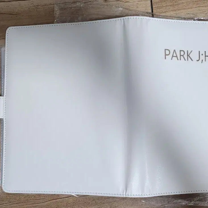 [BUNJANG] Park Ji-hoon English Name 6-Ring Binder / 박지훈 영문이름마크형태? 6공바인더 제작(굿즈아님!!!) 1개 새상품