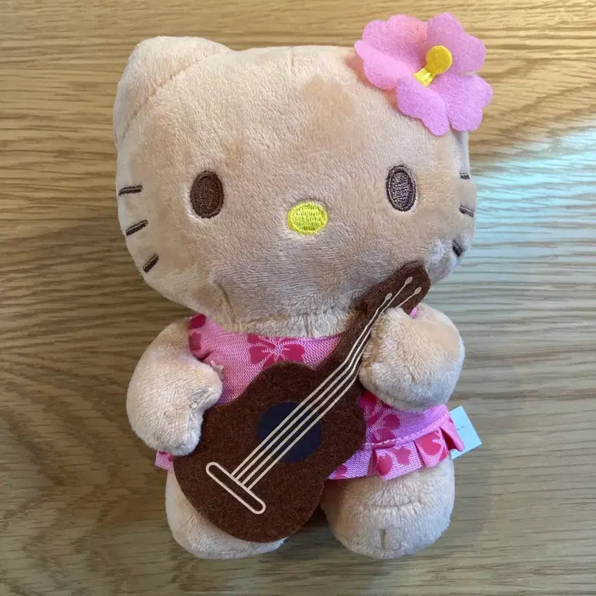 [BUNJANG] Hello Kitty Guam Saipan Plush Doll 16cm / 괌 사이판 태닝 헬로키티 인형