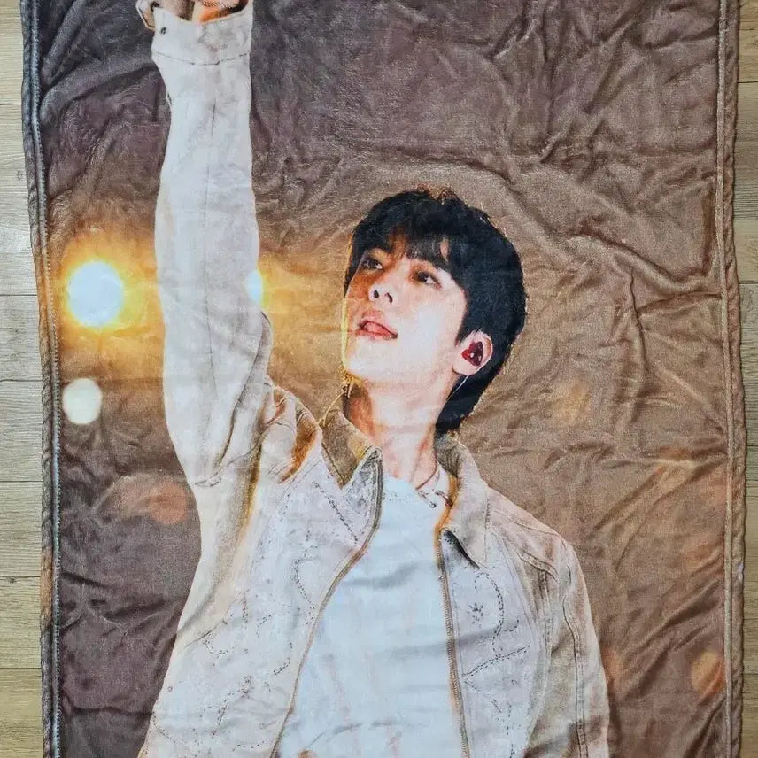 [BUNJANG] BTS Jin Soft Blanket (70x100cm) - Official Goods Not Included / 방탄소년단 진 부드러운 담요 70~75*100 (굿즈아님) 1개 새상품