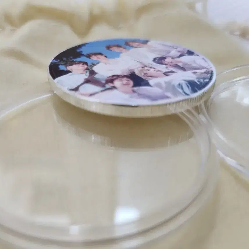 [BUNJANG] BTS 7 Members Silver Coin Style Medallion Display / 방탄소년단 7맴버의 은색동전 모양 포토 (굿즈아님) 1개 새상품