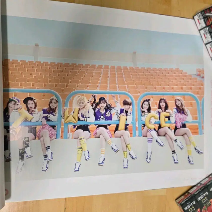 [BUNJANG] TWICE Poster Bundle Set (20 Posters) / 일괄)트와이스 포스터 일괄판매 우아하게 치얼업 등 (TWICE poster)