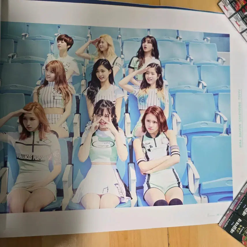 [BUNJANG] TWICE Poster Bundle Set (20 Posters) / 일괄)트와이스 포스터 일괄판매 우아하게 치얼업 등 (TWICE poster)