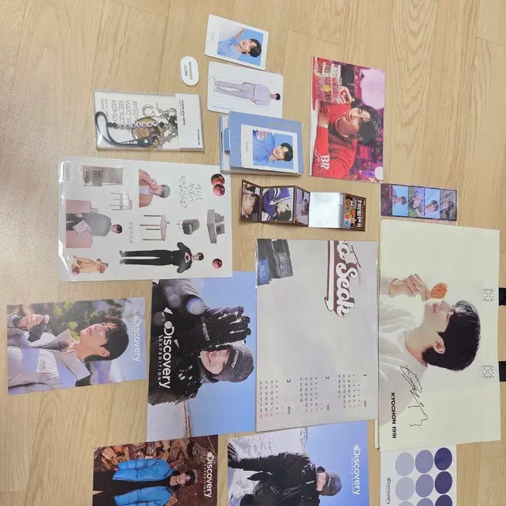 [BUNJANG] Byeon Woo Seok 2025 DICON Calendar &amp; Ediya Poster Set / 변우석2025디아이콘달력,여러가지굿즈,이디야1,2차 포스터 세트팝니다.
